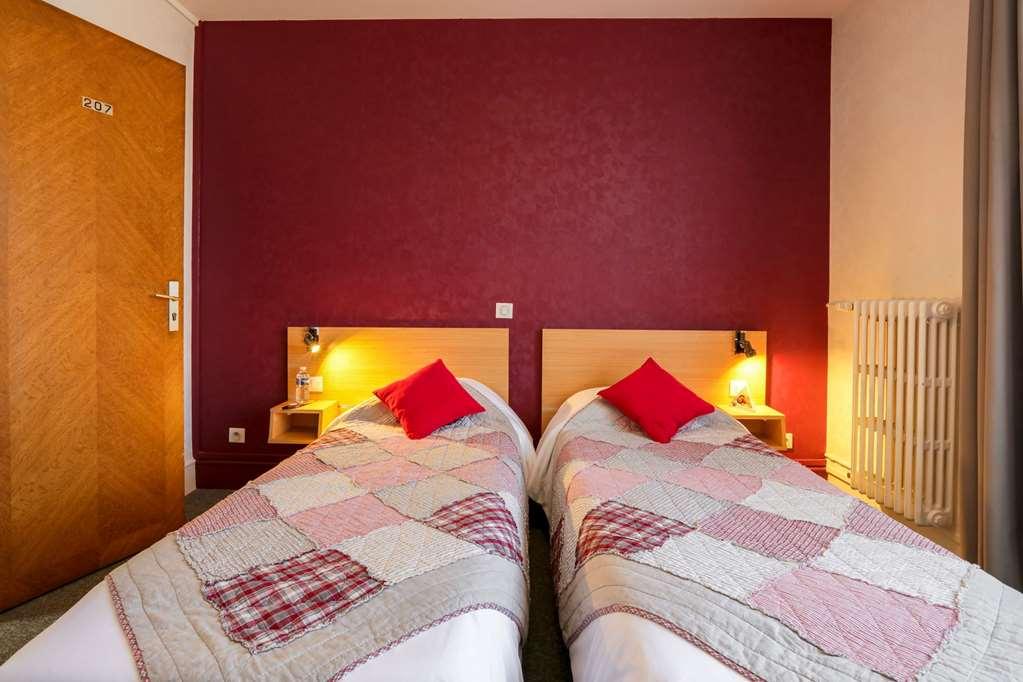 Brit Hotel Terminus 3*