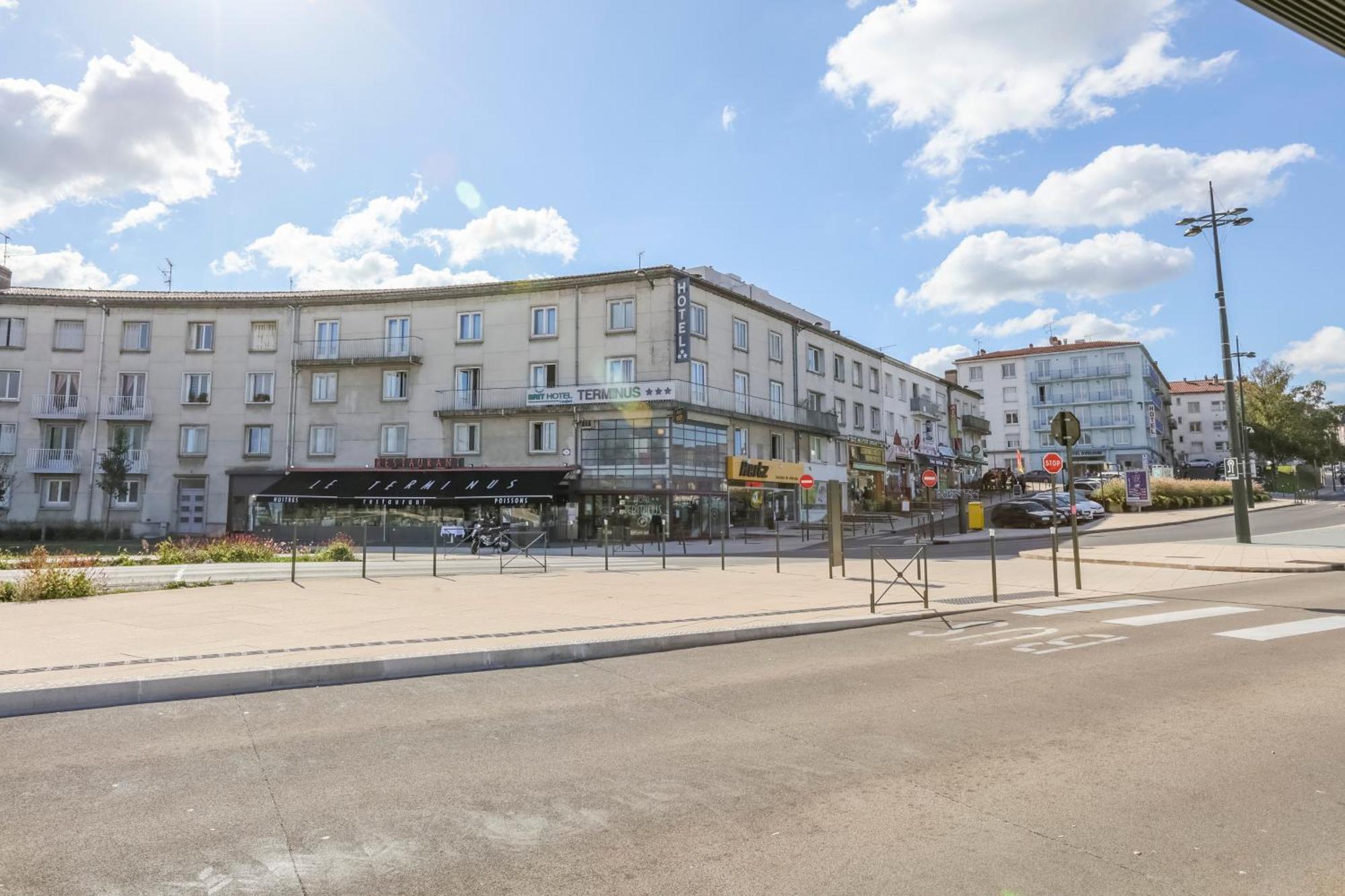 Brit Terminus Hotel